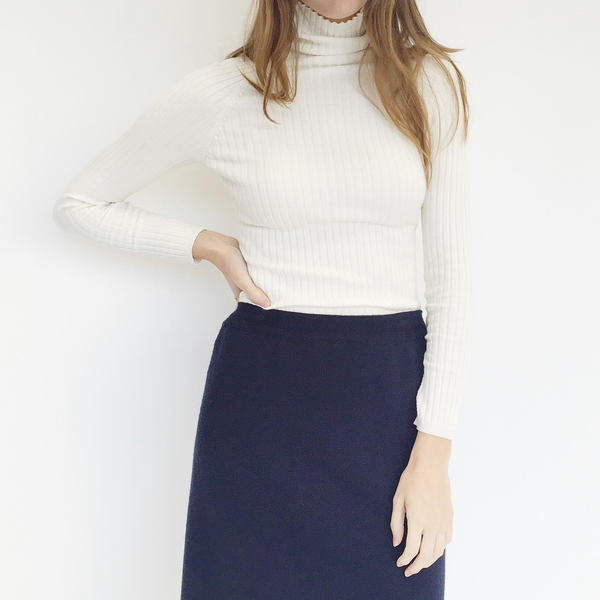 Johan Vintage Ivory Turtleneck Sweater Johan Vintage Ivory Turtleneck Sweater