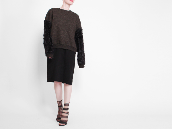 Berenik Fur Sleeve Sweatshirt Berenik Fur Sleeve Sweatshirt