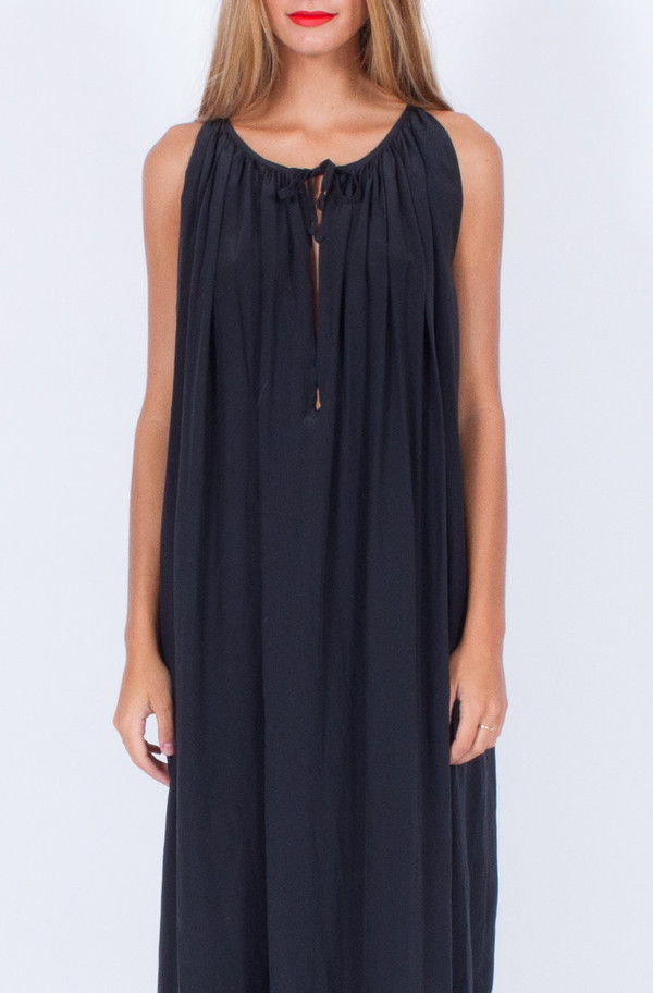 BLACK SILK LONG DRESS (ONE SIZE) BLACK SILK LONG DRESS (ONE SIZE)