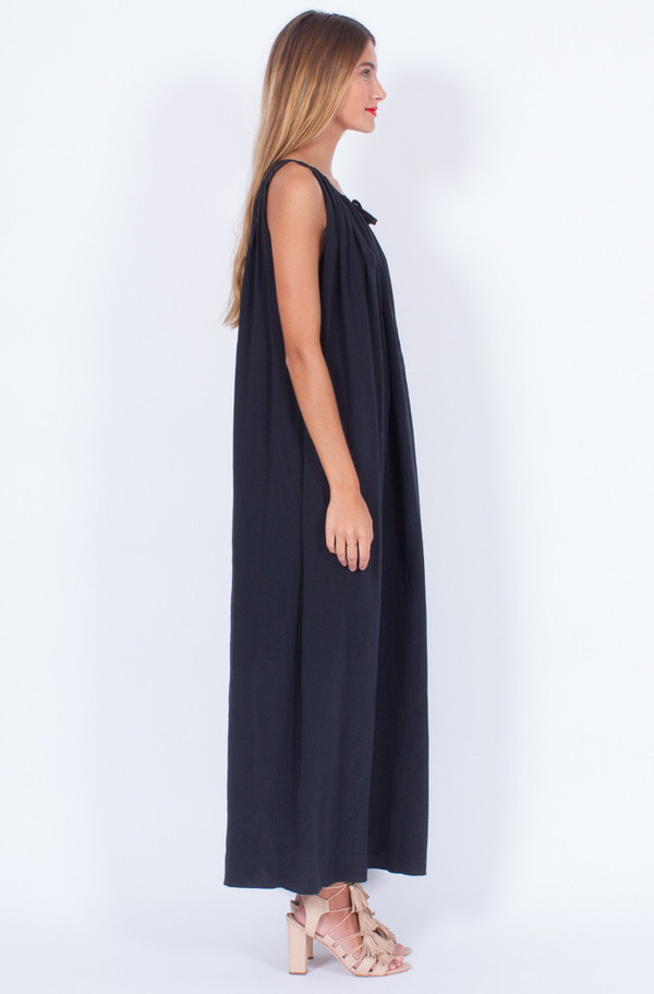 BLACK SILK LONG DRESS (ONE SIZE) BLACK SILK LONG DRESS (ONE SIZE)