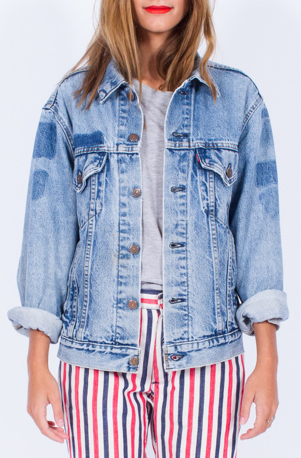LEVI'S DENIM JACKET (MEDUIM) LEVI'S DENIM JACKET (MEDUIM)
