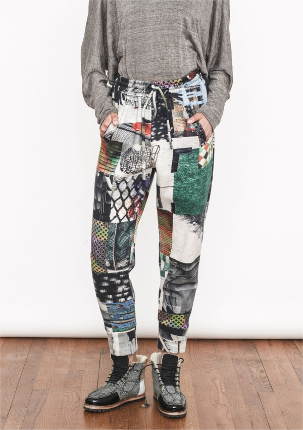 Berenik collageprint DIGITAL COLLAGE PRINTED JOGGER PANTS Berenik collageprint DIGITAL COLLAGE PRINTED JOGGER PANTS