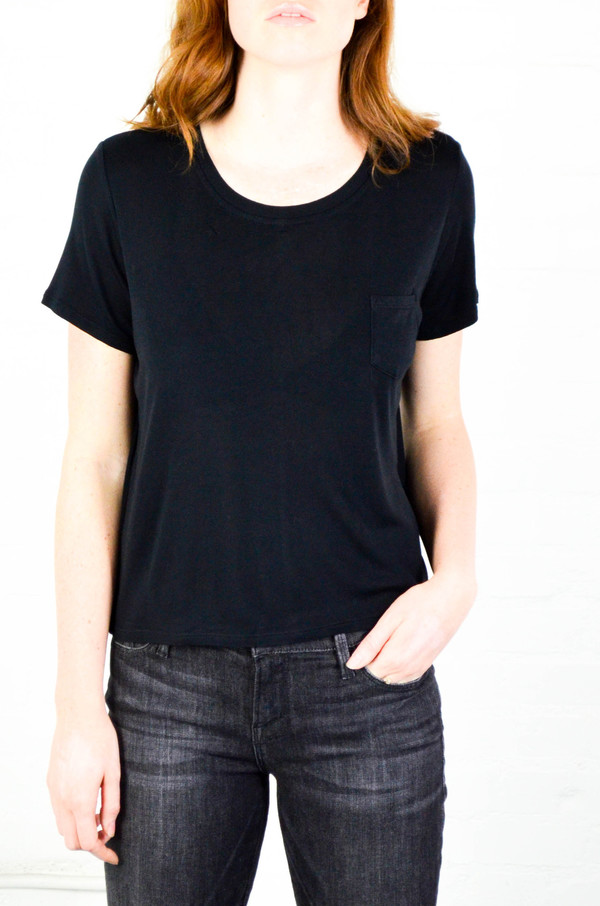FRAME Denim FRAME 'Le Easy Tee' in Noir FRAME Denim FRAME 'Le Easy Tee' in Noir