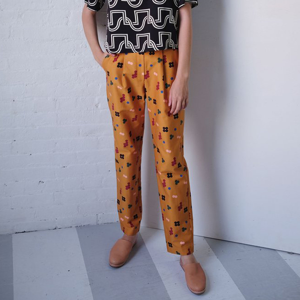Dusen Dusen MUSTARD FIVE DOT PLEATED PANT Dusen Dusen MUSTARD FIVE DOT PLEATED PANT
