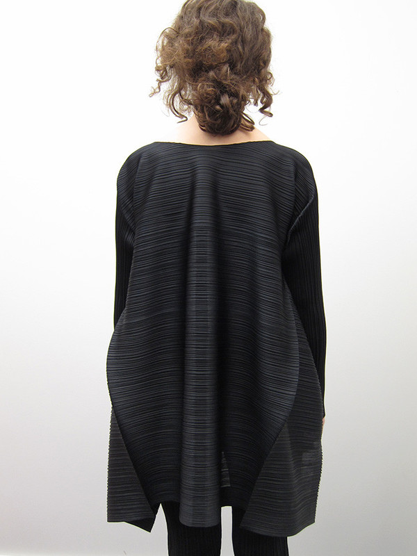 Issey Miyake Edgy Bounce Tunic - Black Issey Miyake Edgy Bounce Tunic - Black