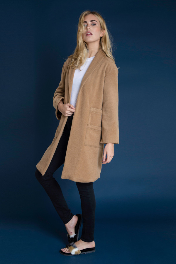 BETWEEN TEN Regina Wool Coat BETWEEN TEN Regina Wool Coat