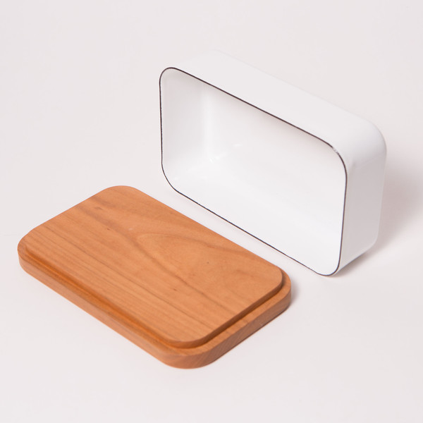 KAICO Enamel & Wood Covered Butter Case KAICO Enamel & Wood Covered Butter Case