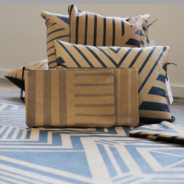 AVO Painted Plains Geometric Hide AVO Painted Plains Geometric Hide