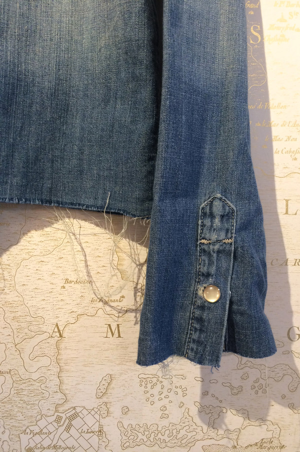 Mother Denim 'Super Ex's' Crop Fray Denim Shirt Jacket Mother Denim 'Super Ex's' Crop Fray Denim Shirt Jacket