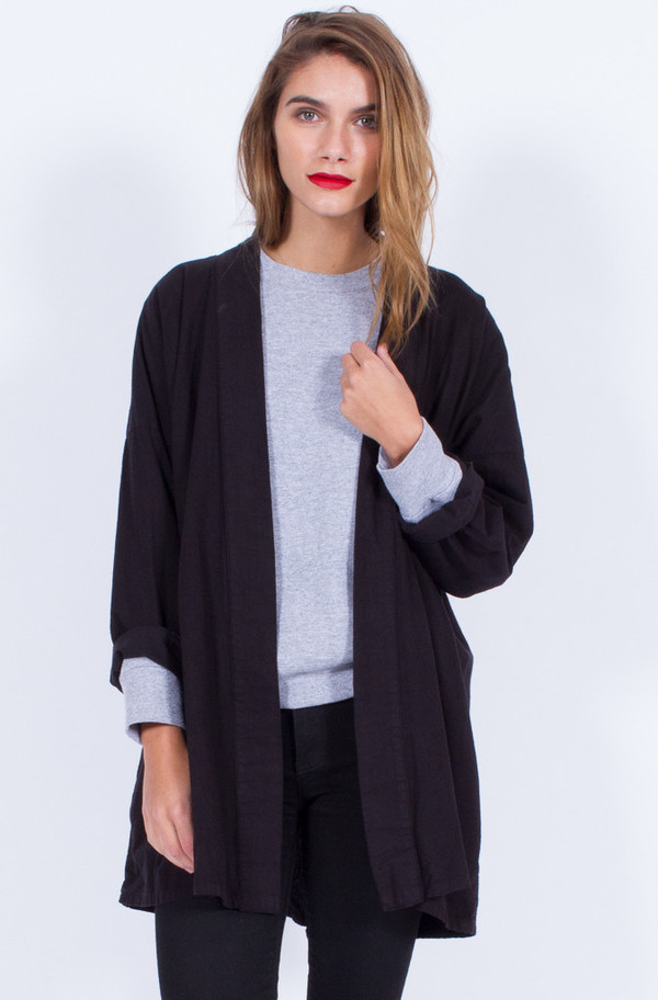 Yo Vintage! BLACK COTTON SHORT KIMONO (ONE SIZE) Yo Vintage! BLACK COTTON SHORT KIMONO (ONE SIZE)