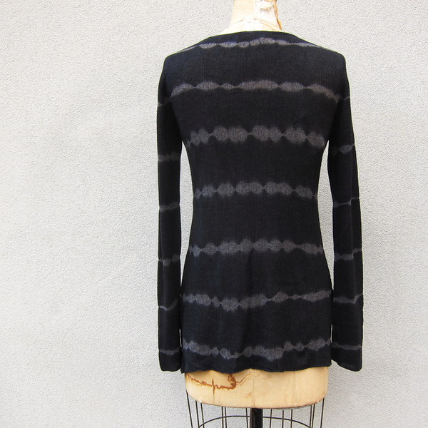 Tie-dye pullover sweater - black Tie-dye pullover sweater - black