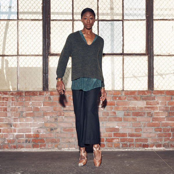 CHUNKY V-NECK SWEATER - OLIVE CHUNKY V-NECK SWEATER - OLIVE