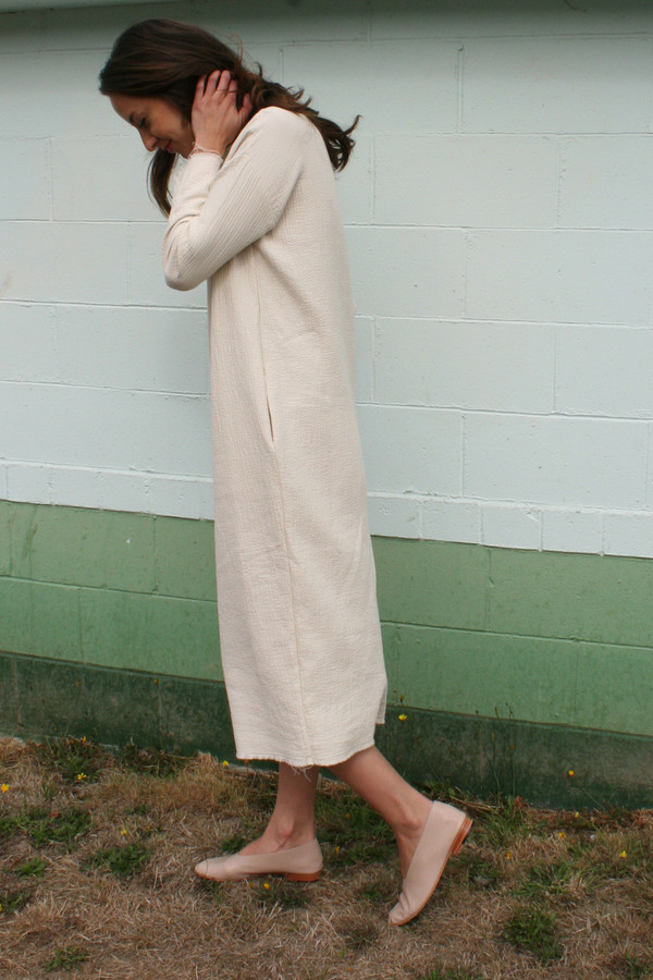 BLACK CRANE QUILTED LONG DRESS CREAM BLACK CRANE QUILTED LONG DRESS CREAM