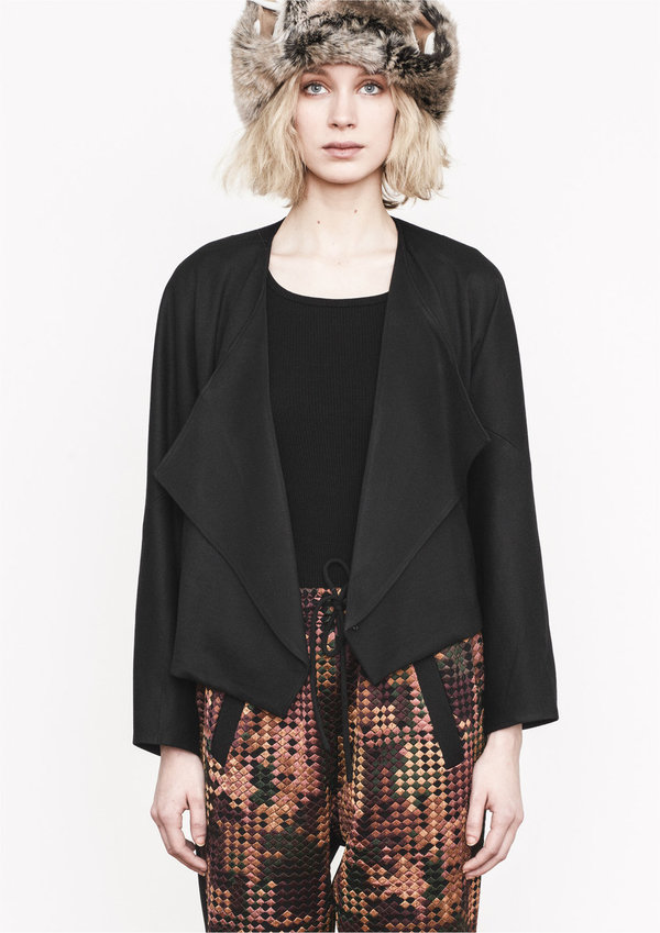 Berenik Cardigan - Short Black Plain Berenik Cardigan - Short Black Plain