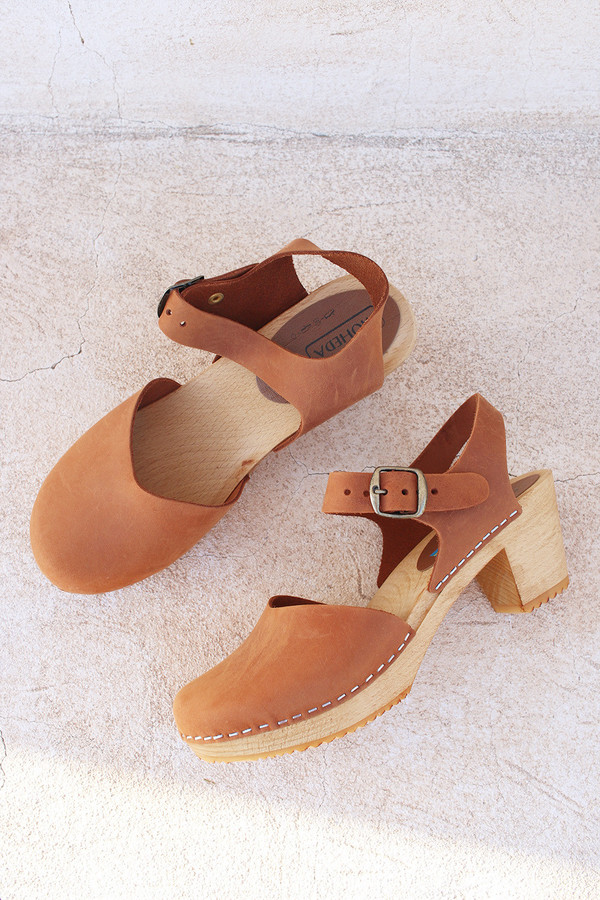 Moheda Dolly Clog in Cognac Moheda Dolly Clog in Cognac