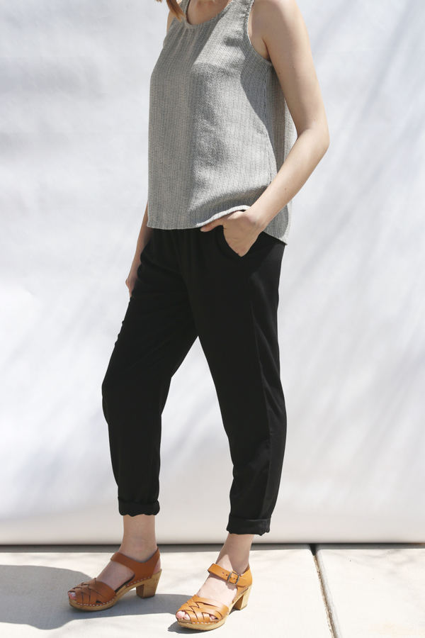 High Waist Cropped Trousers in Black High Waist Cropped Trousers in Black