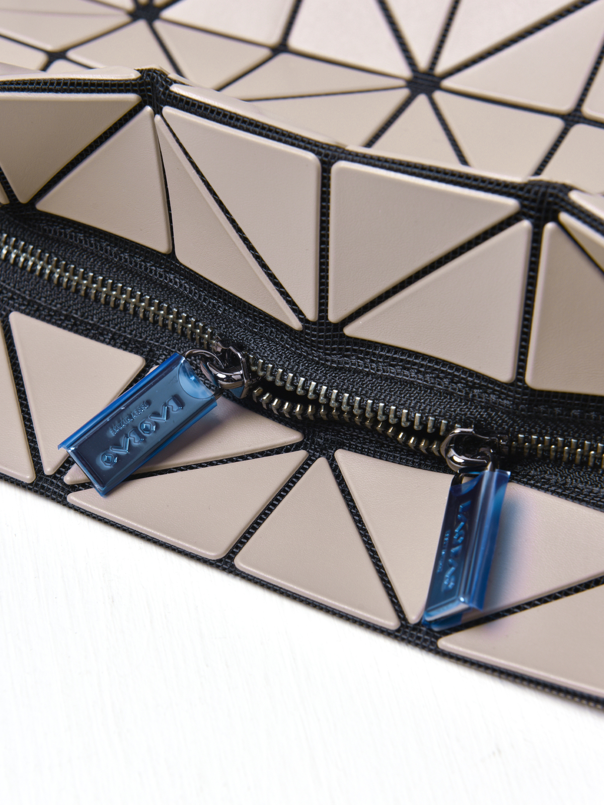 bao bao issey miyake rock matte tote