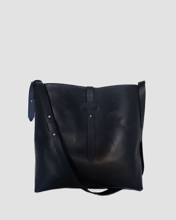 esby leather ESBY BUCKET TOTE - NAVY esby leather ESBY BUCKET TOTE - NAVY