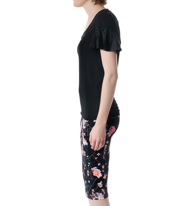 Sacai Luck Black T-Shirt with Ruffle Sleeves Sacai Luck Black T-Shirt with Ruffle Sleeves