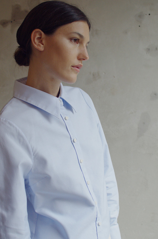 UNIFORME Winhoffer Curved Shoulder Shirt (Azure Blue) UNIFORME Winhoffer Curved Shoulder Shirt (Azure Blue)