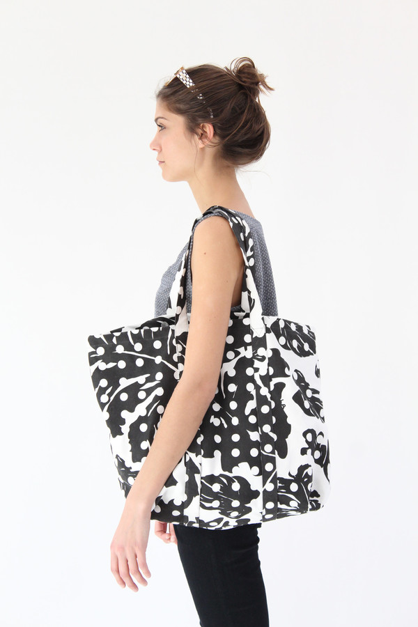 Lina Rennell Canvas Tote Bag Black Leaf Dot Lina Rennell Canvas Tote Bag Black Leaf Dot