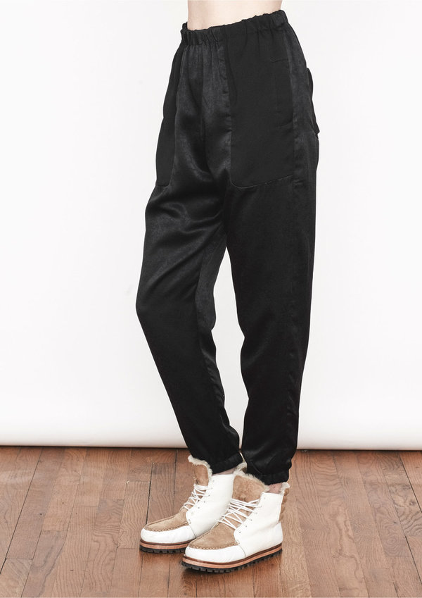 Berenik PANTS - ELASTIC BLACK PLAIN Berenik PANTS - ELASTIC BLACK PLAIN