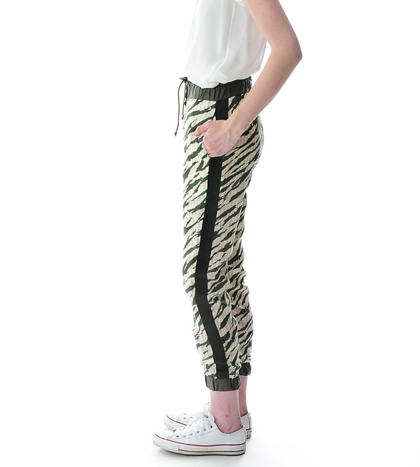 Sacai Luck Jungle Print Joggers Sacai Luck Jungle Print Joggers