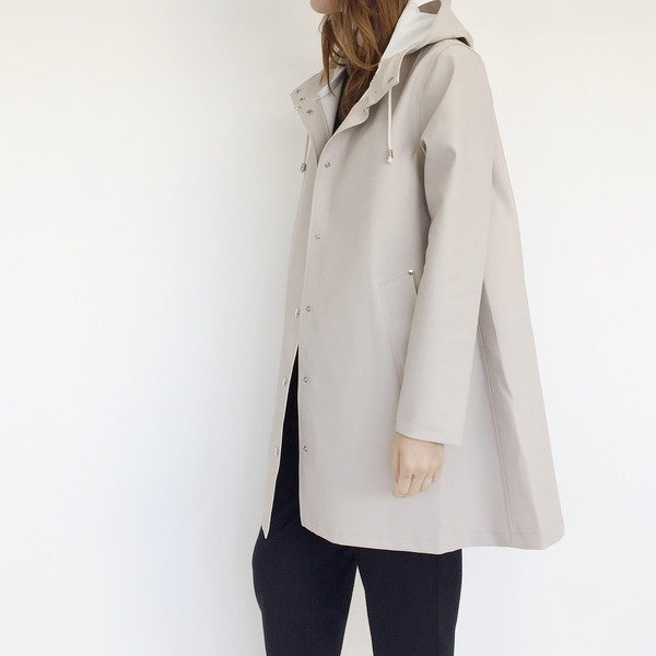Stutterheim Mosebacke Raincoat in Light Sand Stutterheim Mosebacke Raincoat in Light Sand