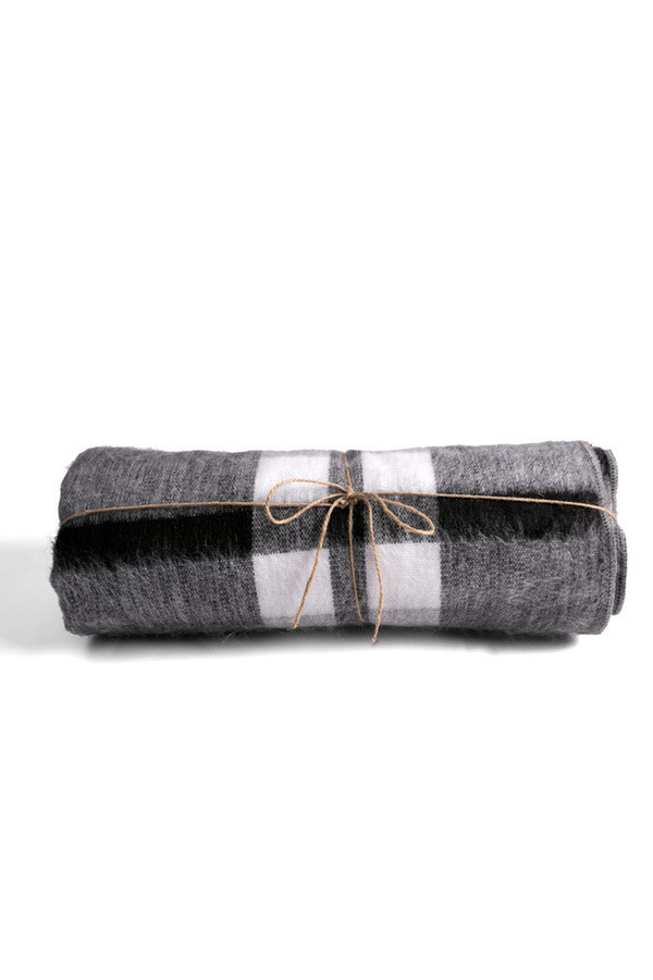 Carvieira Alpaca Blanket Charcoal Grey Plaid Carvieira Alpaca Blanket Charcoal Grey Plaid