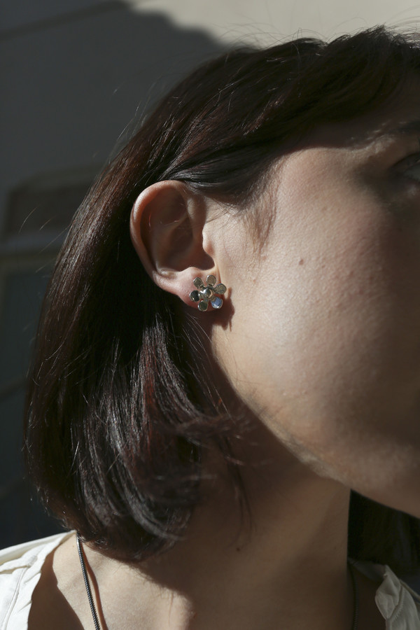 MONDO MONDO Daisy Studs in Sterling Silver MONDO MONDO Daisy Studs in Sterling Silver