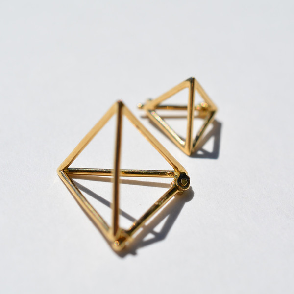Shihara Triangle Earring 15mm Shihara Triangle Earring 15mm