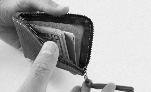 MAKR Canvas Zip Slim Wallet in Charcoal MAKR Canvas Zip Slim Wallet in Charcoal