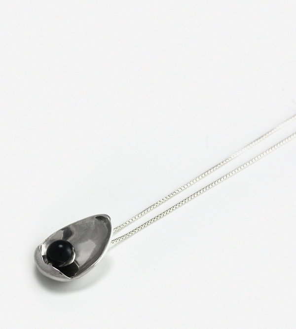 Luz Ortiz Onyx Sea Necklace Luz Ortiz Onyx Sea Necklace