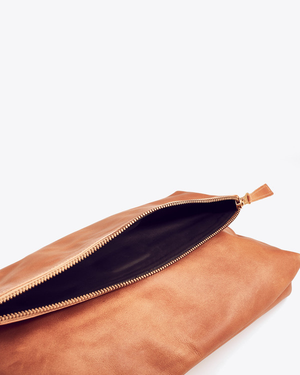 Nisolo Lima Clutch Almond with Navy Nisolo Lima Clutch Almond with Navy