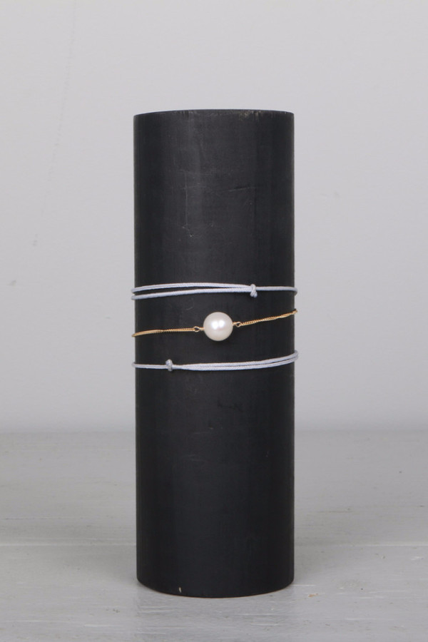 Dafne Wrap Pearl Bracelet Grey Dafne Wrap Pearl Bracelet Grey