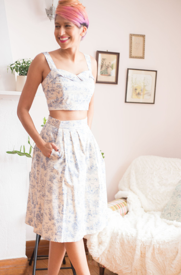 Birds of North America Ouzel Skirt (Cornflower Toile) Birds of North America Ouzel Skirt (Cornflower Toile)