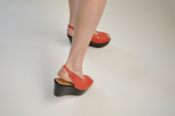 The Palatines "levo" wedge sandal | tomato/black The Palatines "levo" wedge sandal | tomato/black