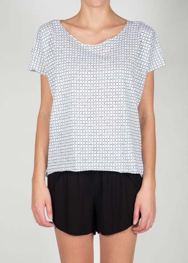Ilana Kohn - Jersey Tee in Big Grid Grey Ilana Kohn - Jersey Tee in Big Grid Grey