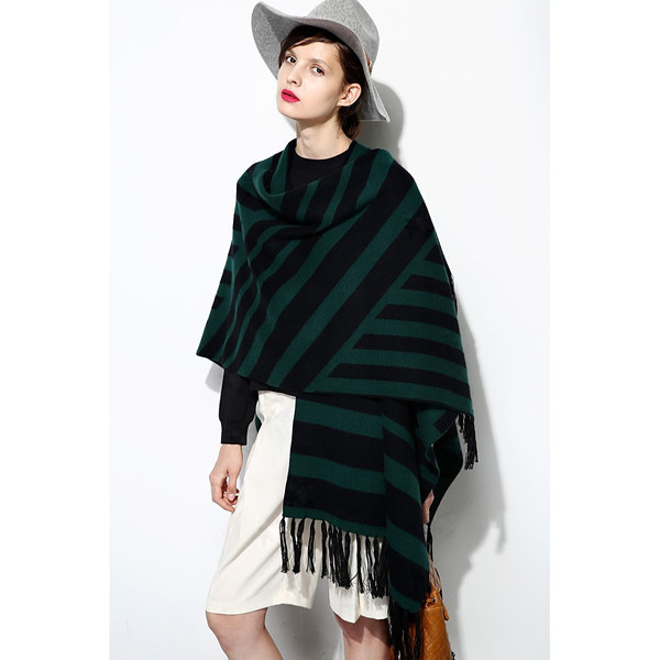 Super Warm Fringe Cape Super Warm Fringe Cape